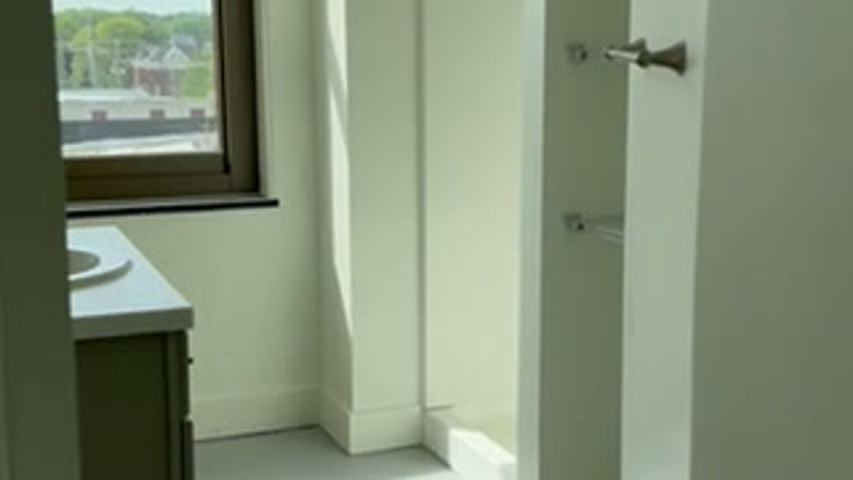 UNIT I | 1 Bed / 1 Bath